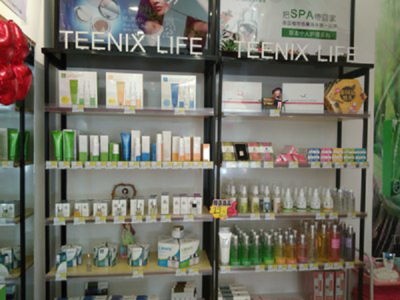 強(qiáng)大品牌加盟小資生活,不用擔(dān)心想開(kāi)家化妝品店要多少錢